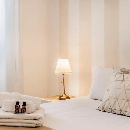 Trastevere Station Gold Apartment Rome